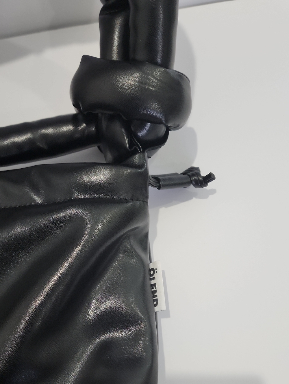 Olend Ona Vegan Leather Tote Bag - Picture 4 of 10